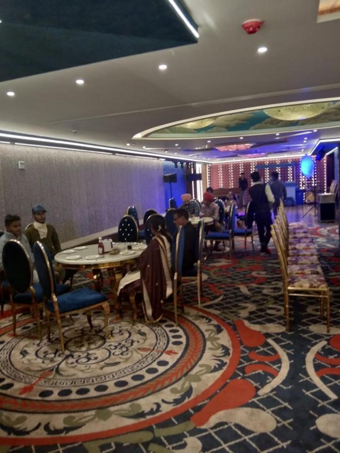 Hotel Smily Ludhijána Kültér fotó