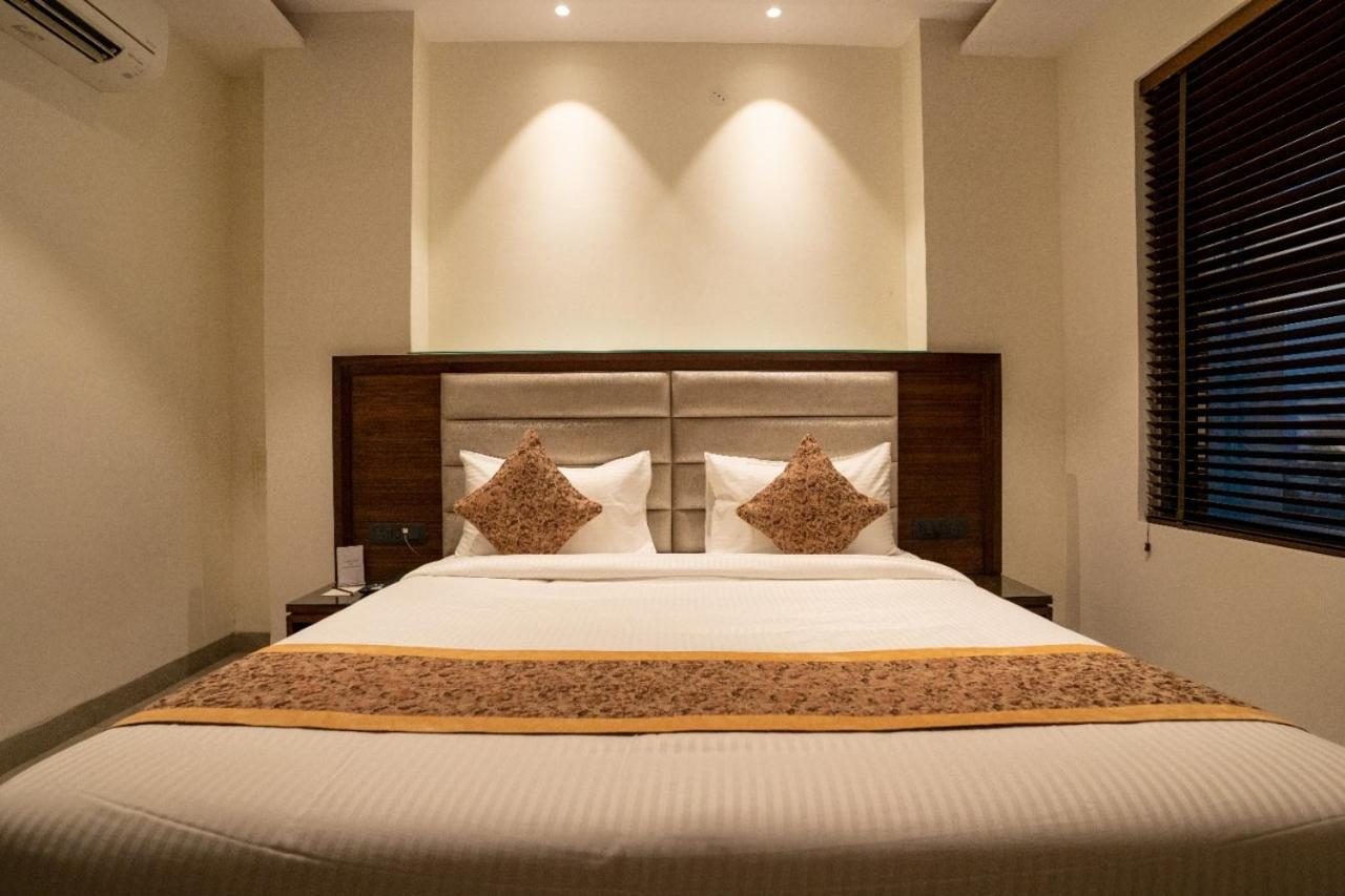 Hotel Smily Ludhijána Kültér fotó